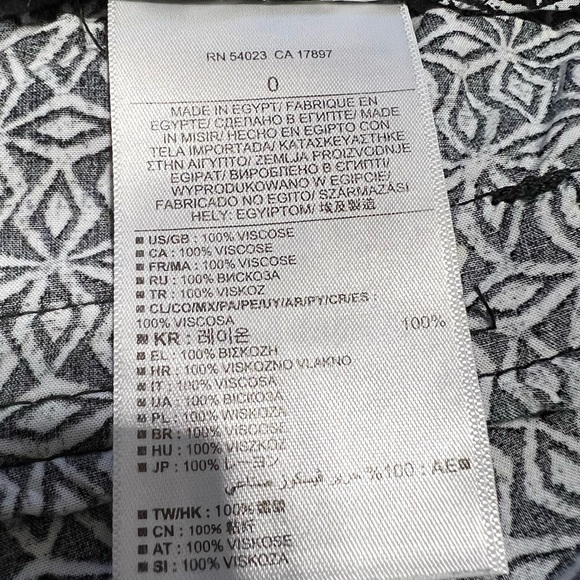 Banana Republic Black & White Diamond Pattern Shorts, Size 0 - Picture 10 of 10